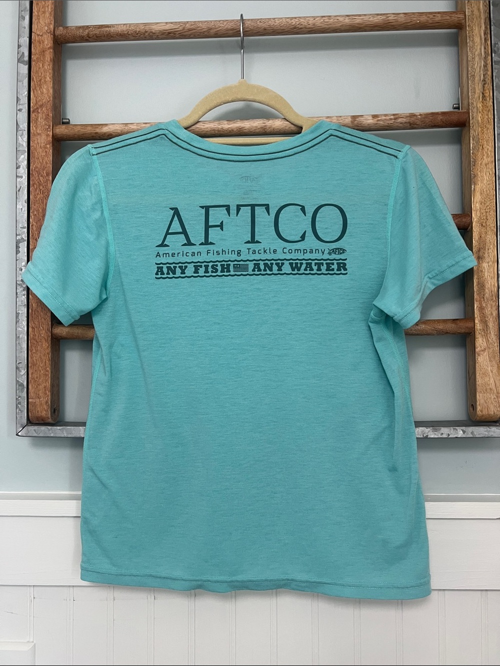 Boys Aftco size medium T-shirt